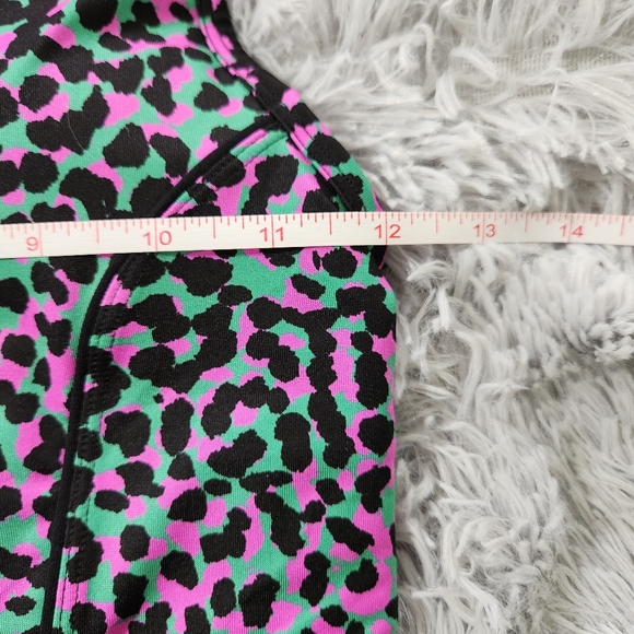 Fabletics Green and Pink Leopard Print On The Go Medium Impact Sports Bra - Picture 3 of 6